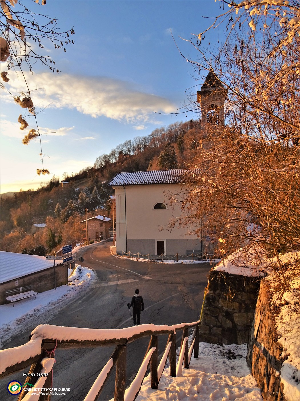 73 Rientriamo alla Madonna della neve nei colori del tramonto .JPG